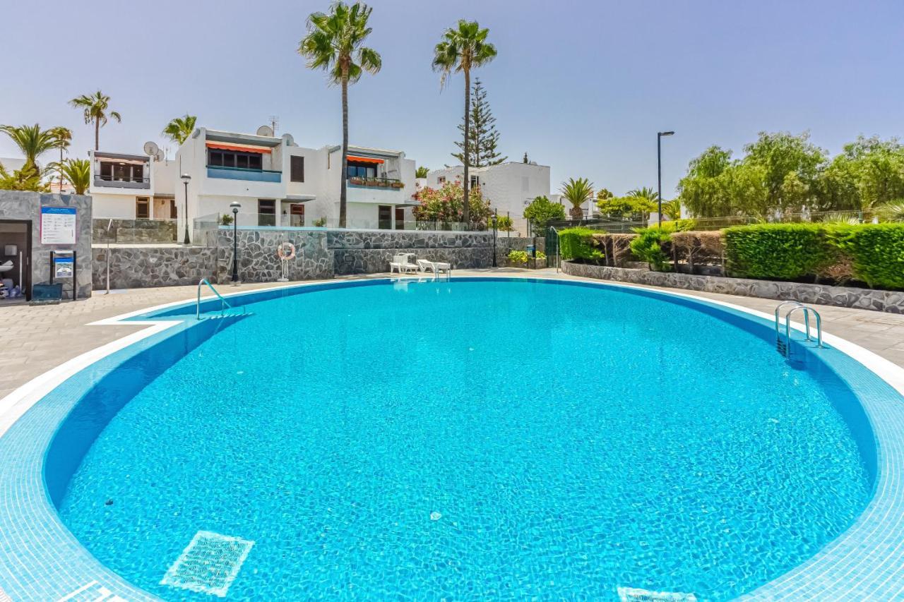 Apartment Apart America - 150 Meters From The Beach, Free Wi-Fi Arona  Εξωτερικό φωτογραφία