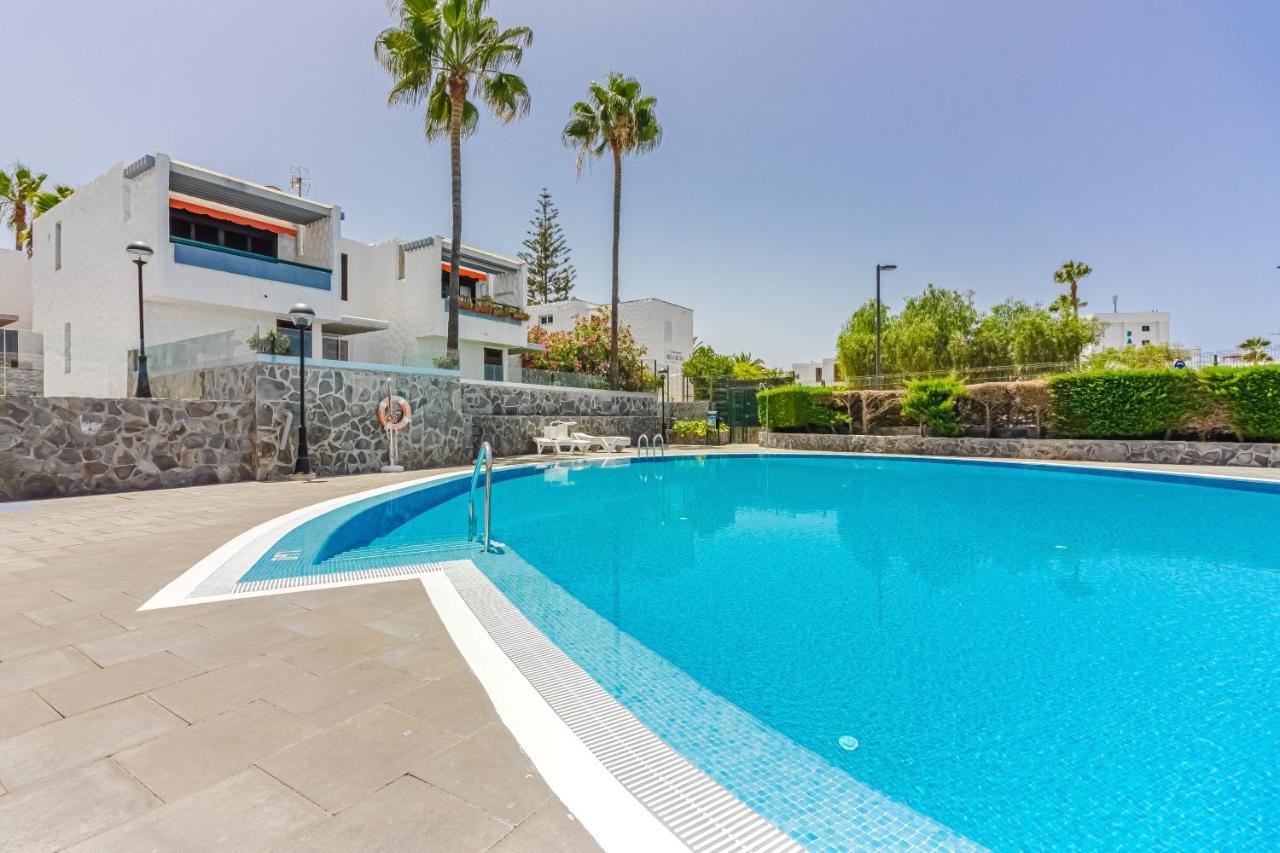 Apartment Apart America - 150 Meters From The Beach, Free Wi-Fi Arona  Εξωτερικό φωτογραφία