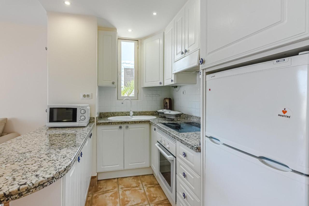 Apartment Apart America - 150 Meters From The Beach, Free Wi-Fi Arona  Εξωτερικό φωτογραφία