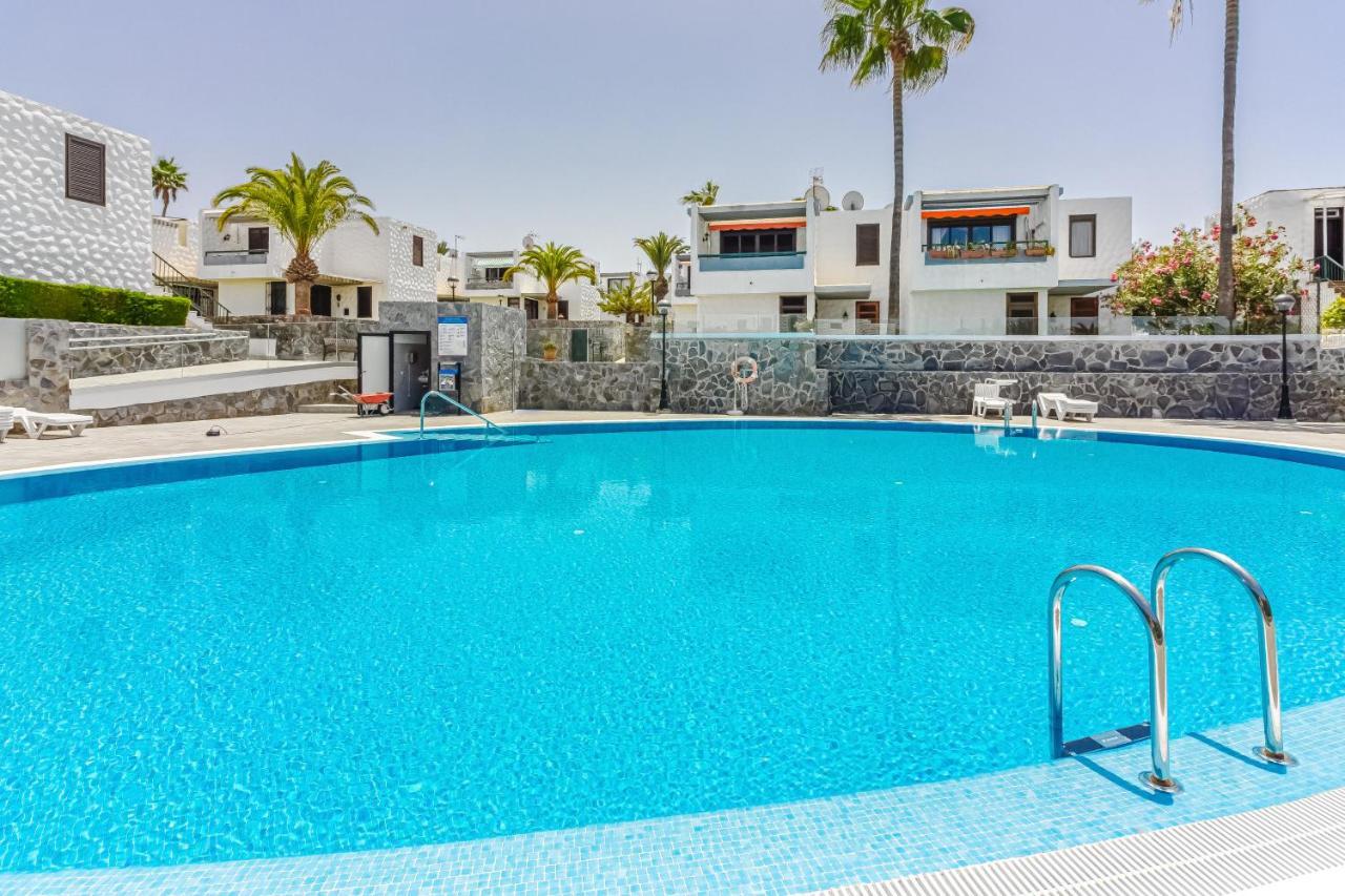 Apartment Apart America - 150 Meters From The Beach, Free Wi-Fi Arona  Εξωτερικό φωτογραφία